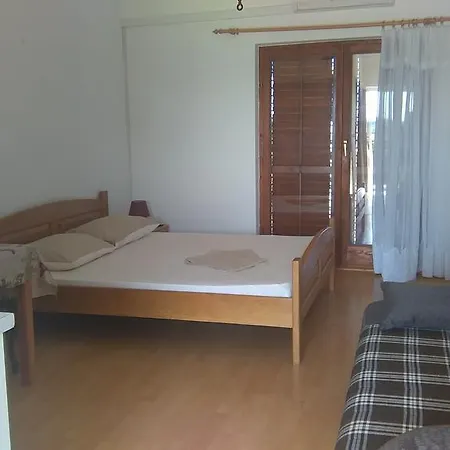 M. Ilesh 아파트 *